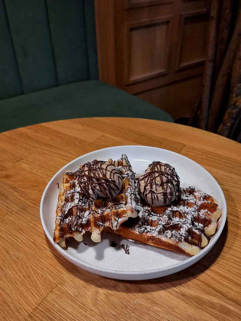 Бельгийские вафли с нутеллой и мороженным