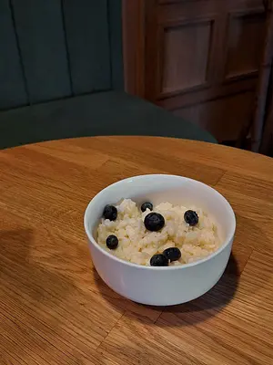 Каша рисовая на коровьем молоке