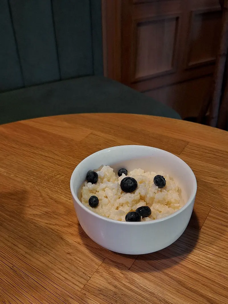 Каша рисовая на коровьем молоке