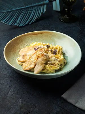 Спагетти с куриной грудкой су вид 